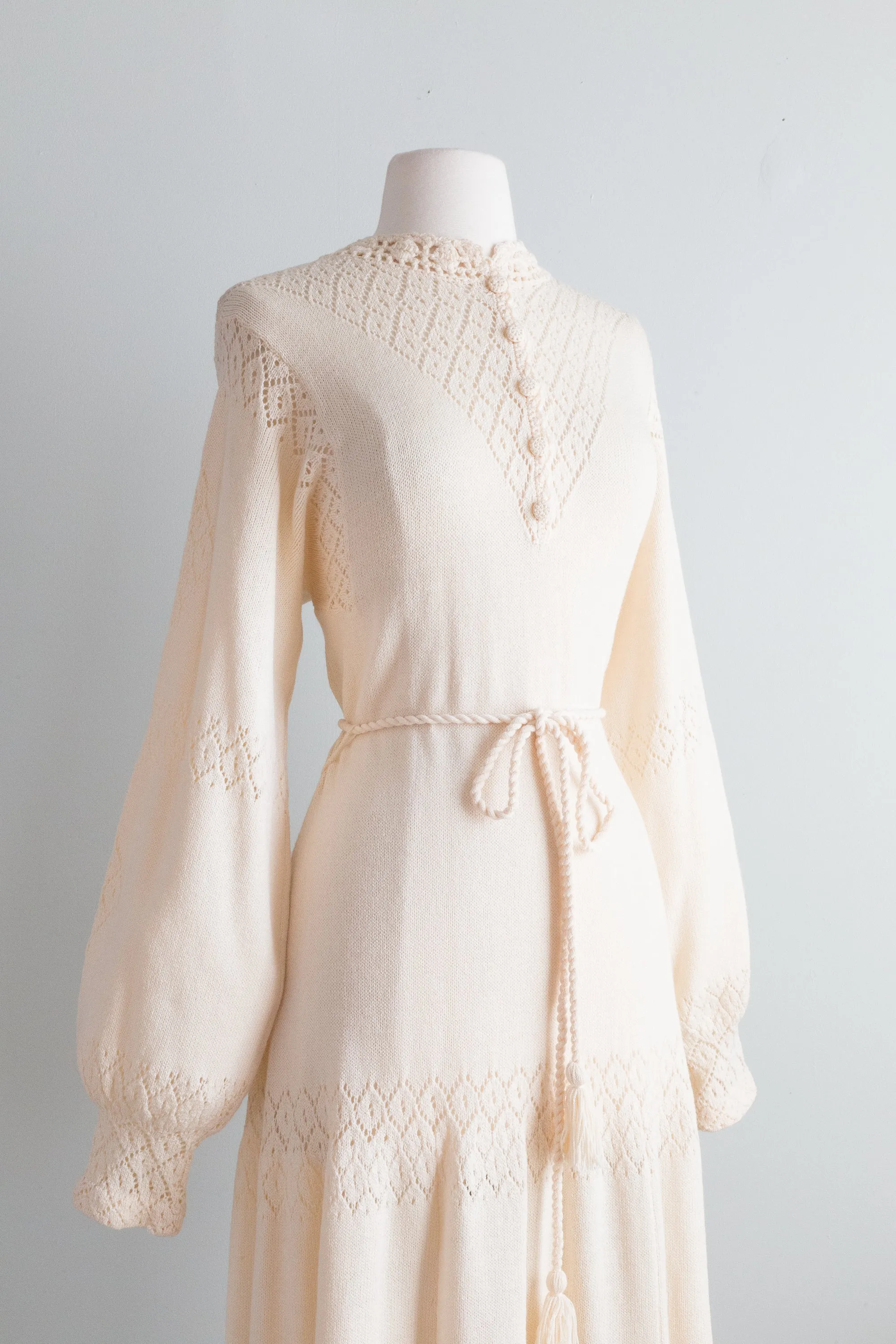 Beautiful 1970's Ivory Knit Dress With Bishop Sleeves / ML