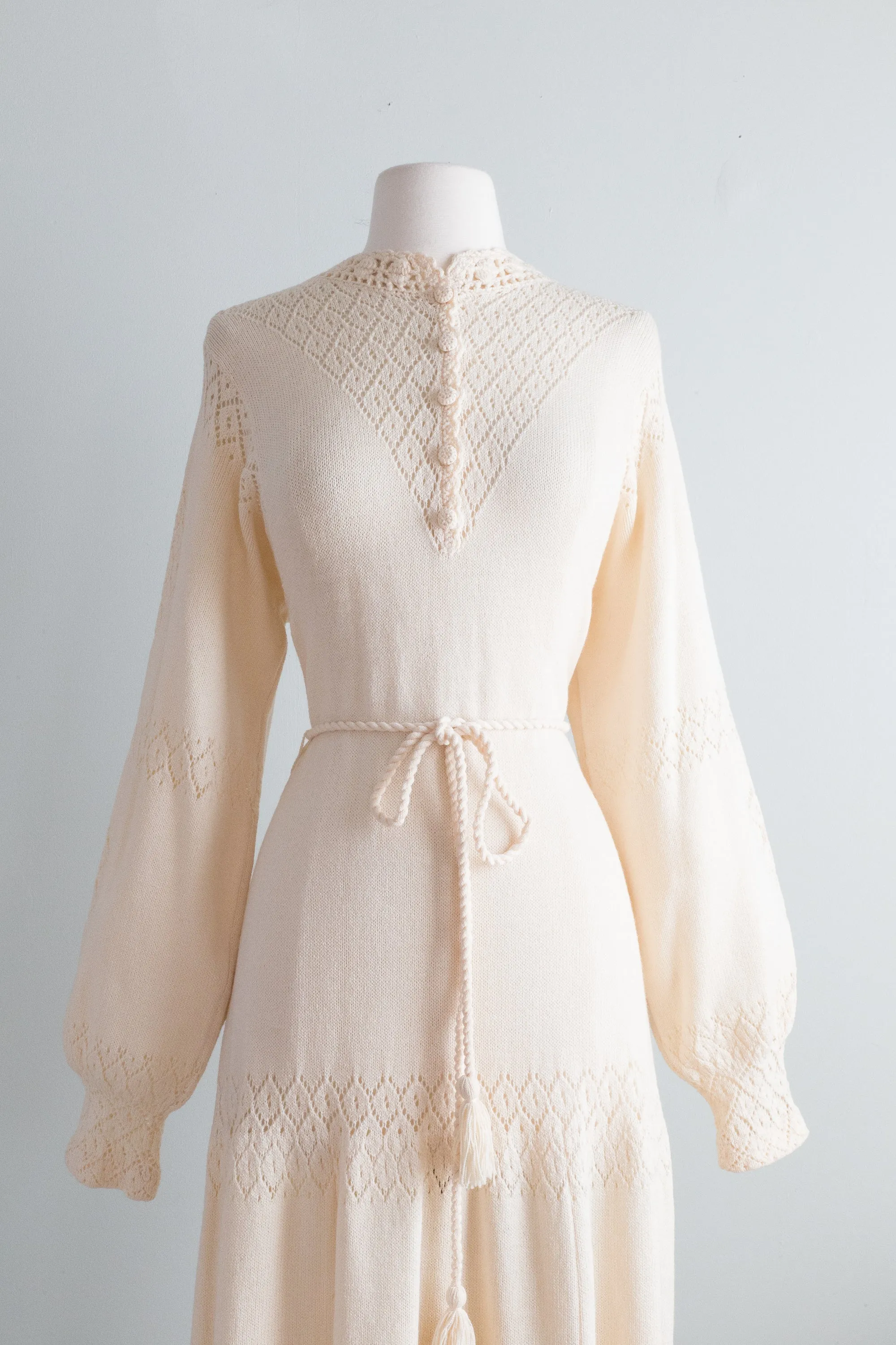 Beautiful 1970's Ivory Knit Dress With Bishop Sleeves / ML