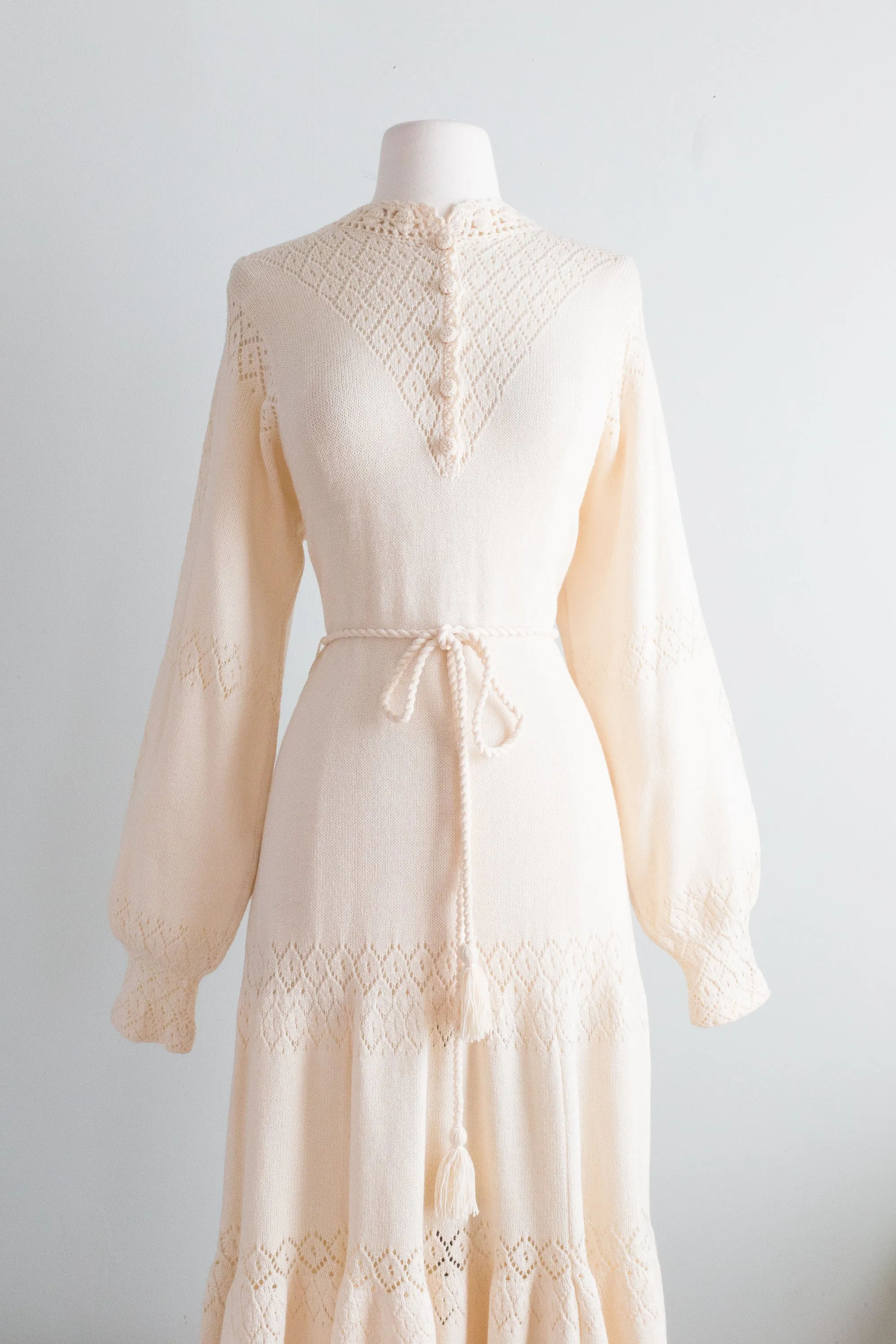 Beautiful 1970's Ivory Knit Dress With Bishop Sleeves / ML