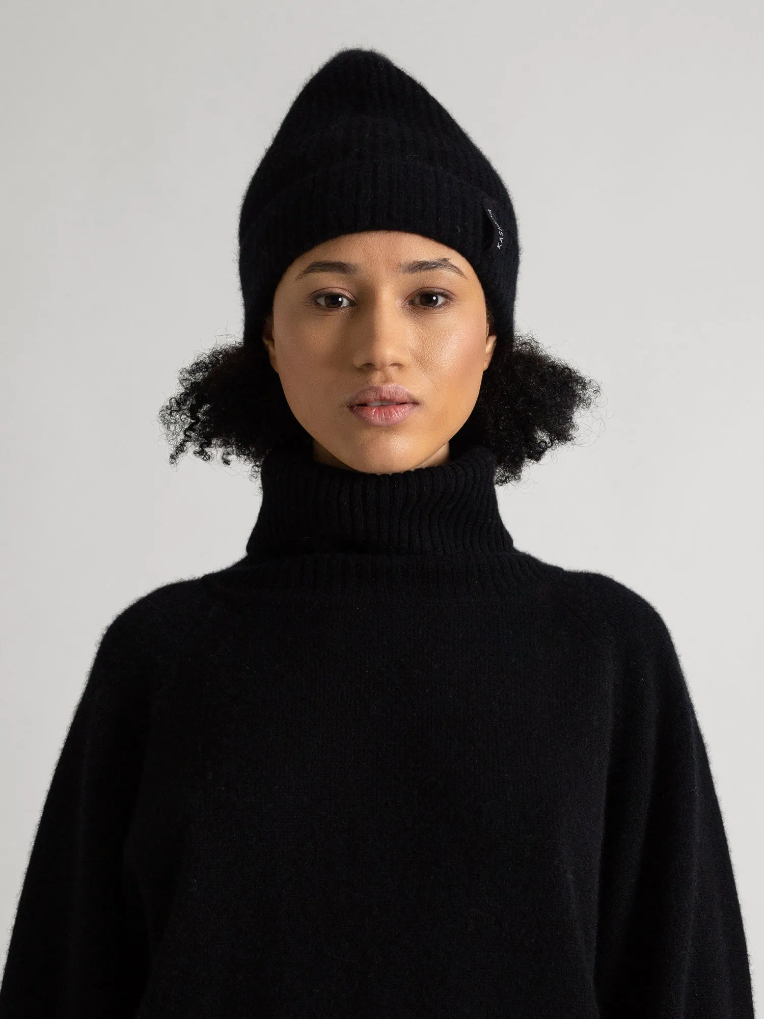 Cashmere beanie "Elli" - black