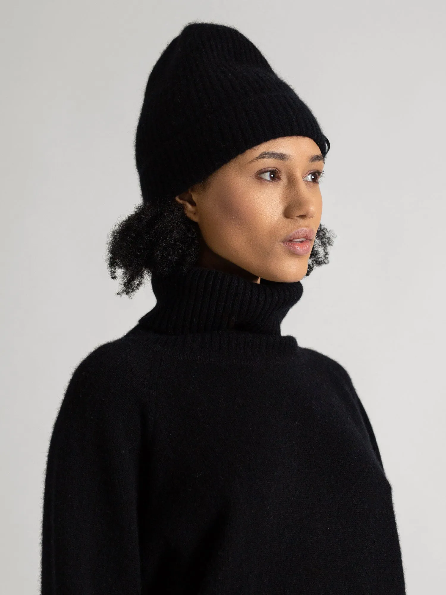 Cashmere beanie "Elli" - black