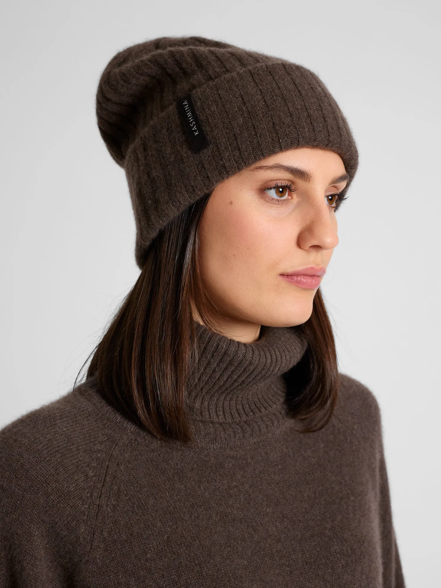 Cashmere beanie "Oda" - dark brown