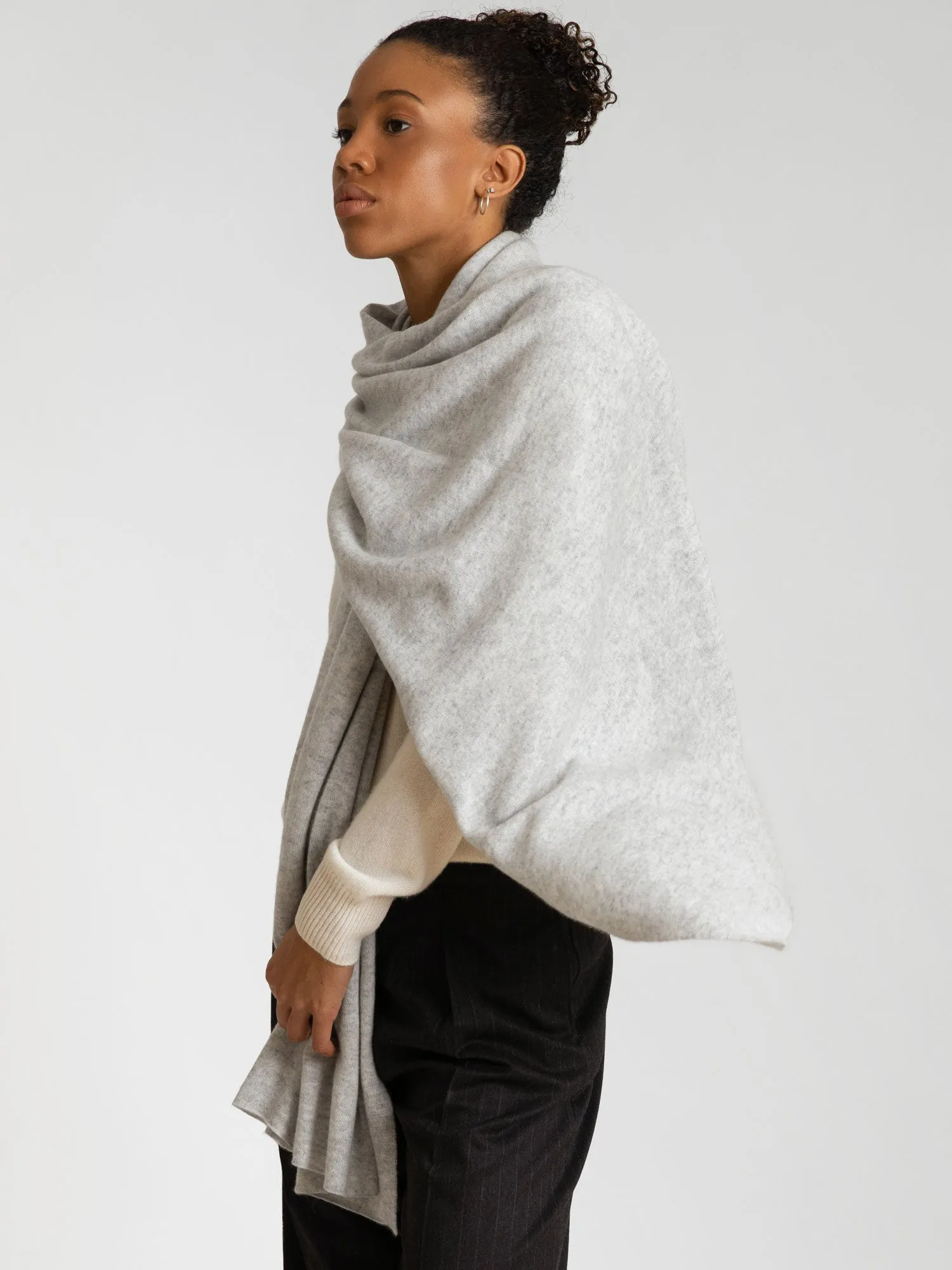 Cashmere scarf "Signature" - light grey