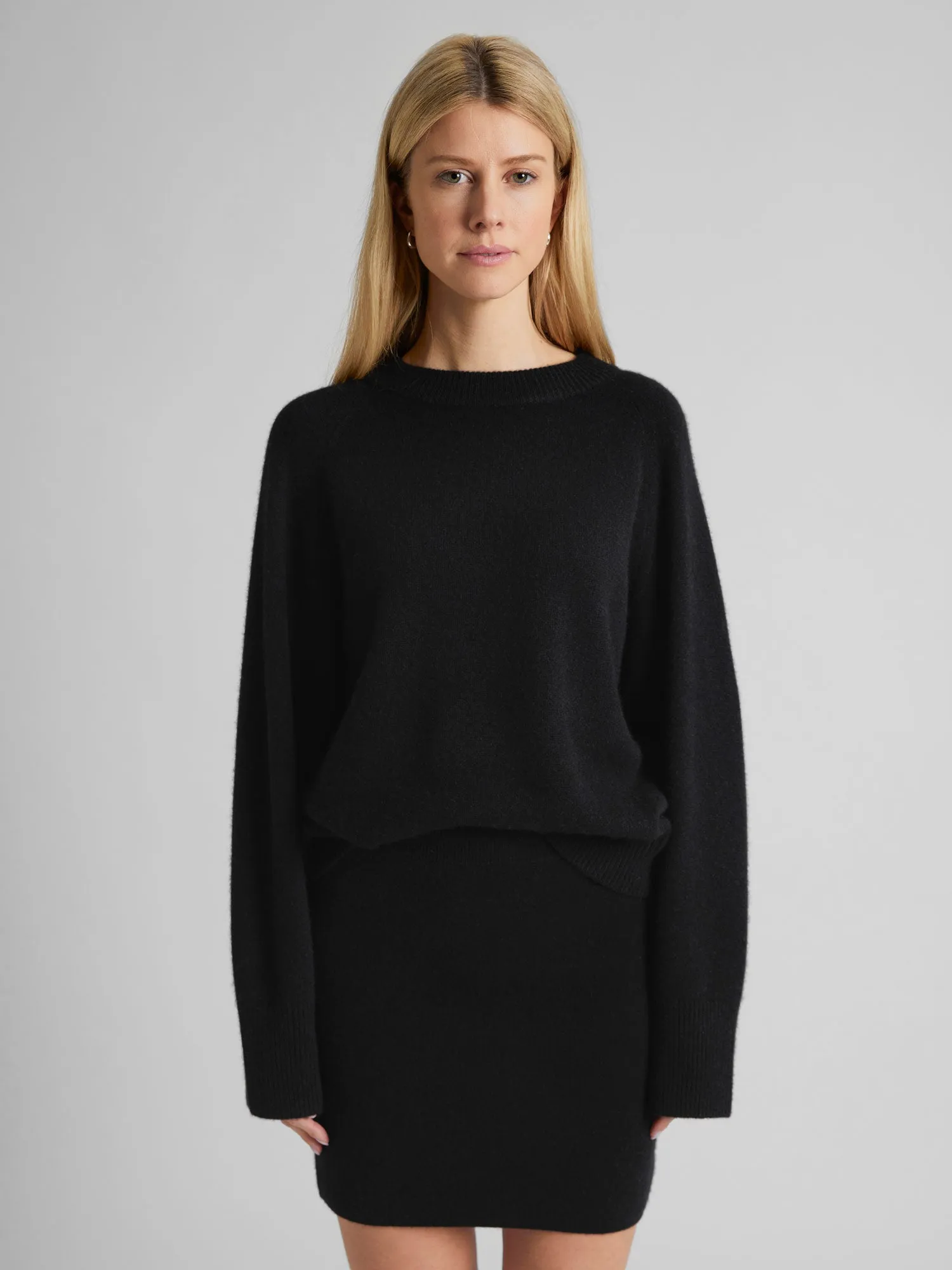 Cashmere skirt "Olava" - black