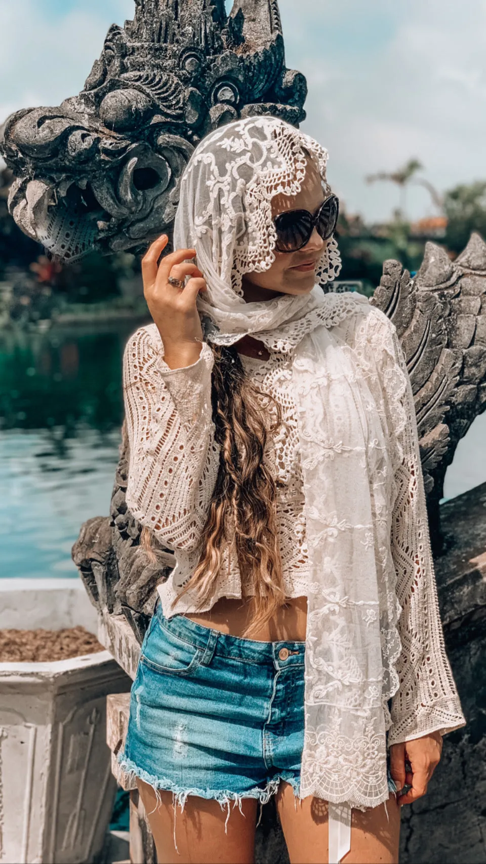 Exquisite Lace Scarf / Throw