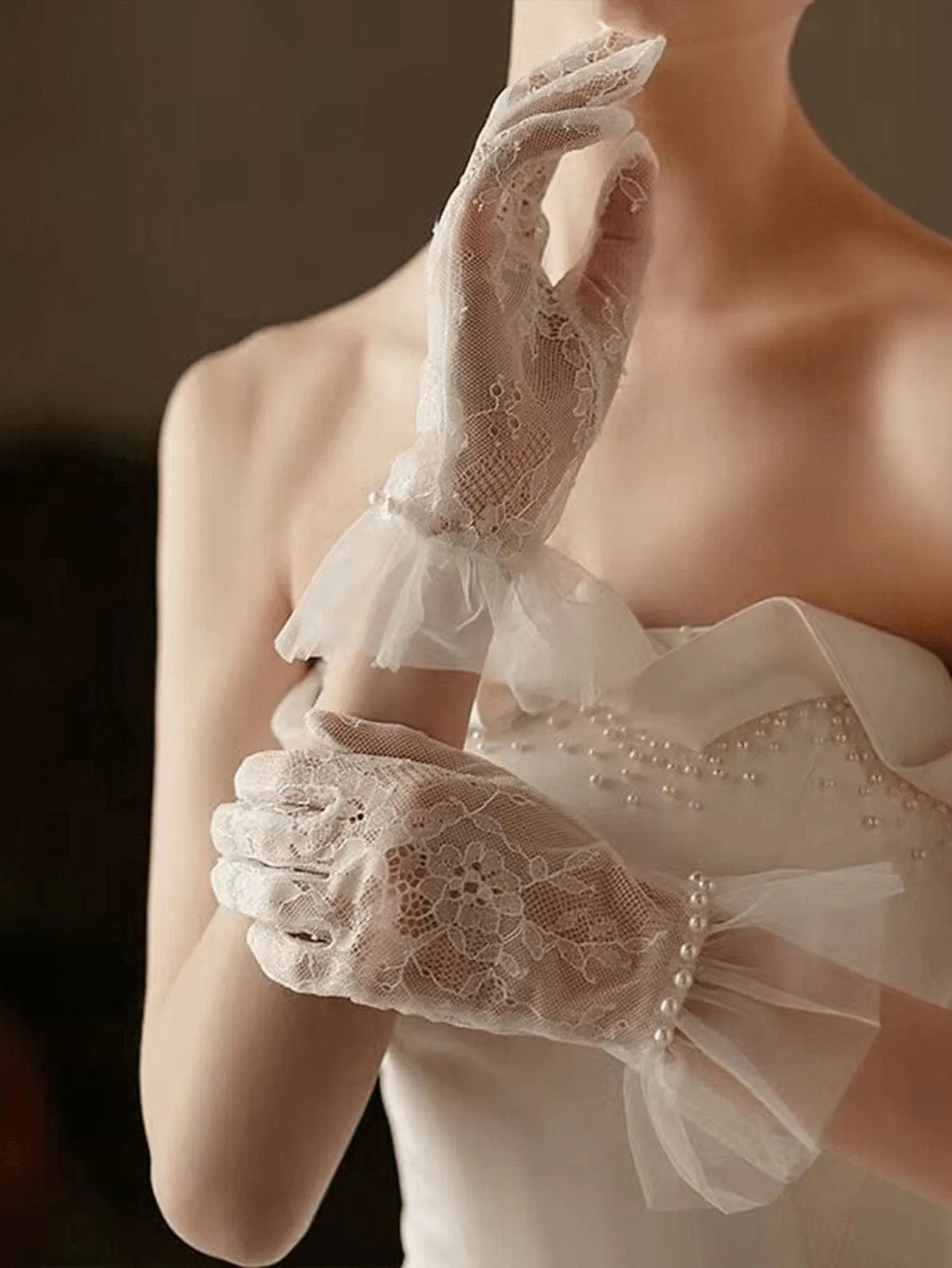 Floral Lace Pearl Decor Gloves