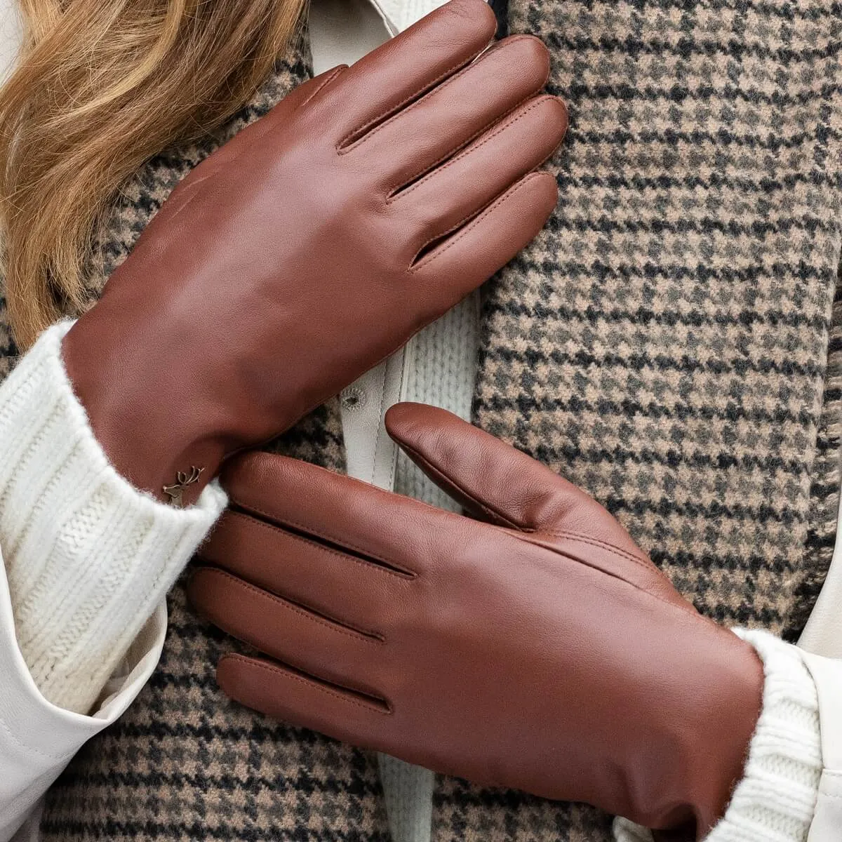 Ivy (cognac) - sheepskin leather gloves with wool/cashmere lining & touchscreen feature