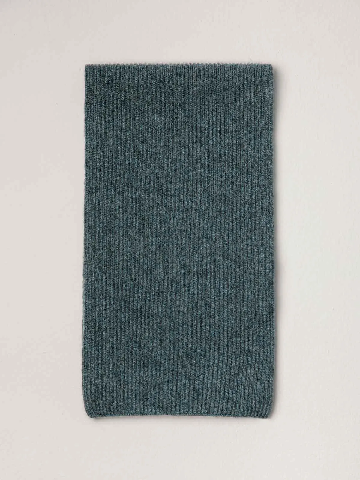 Knitted cashmere scarf