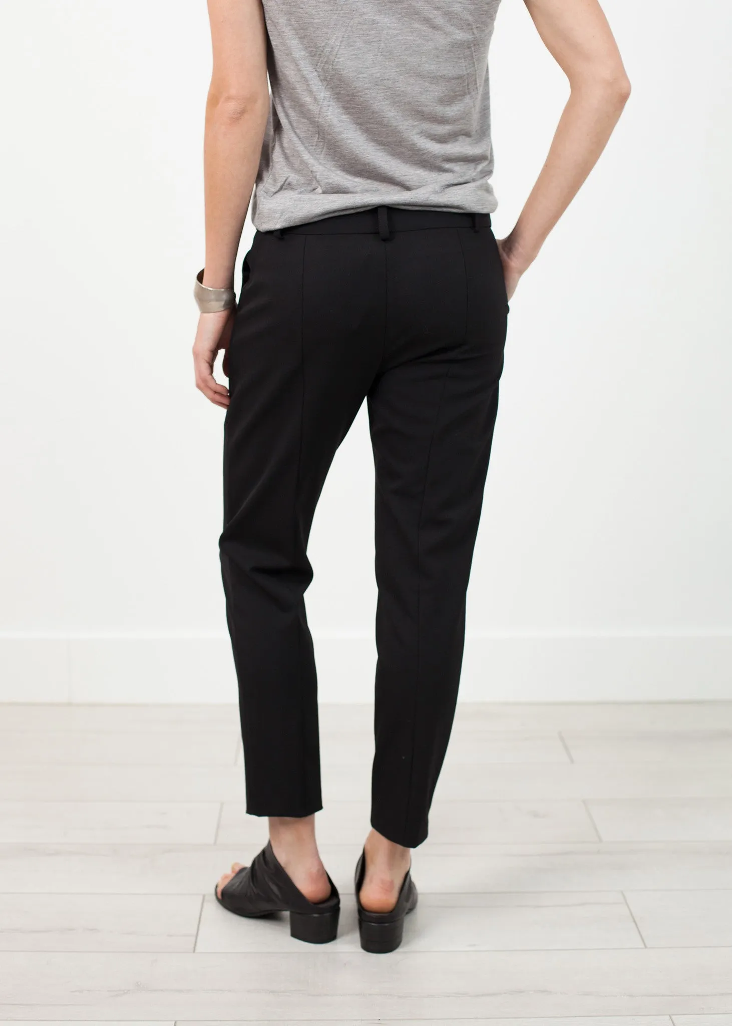 Stretch Fitted Pant in Black -UEB