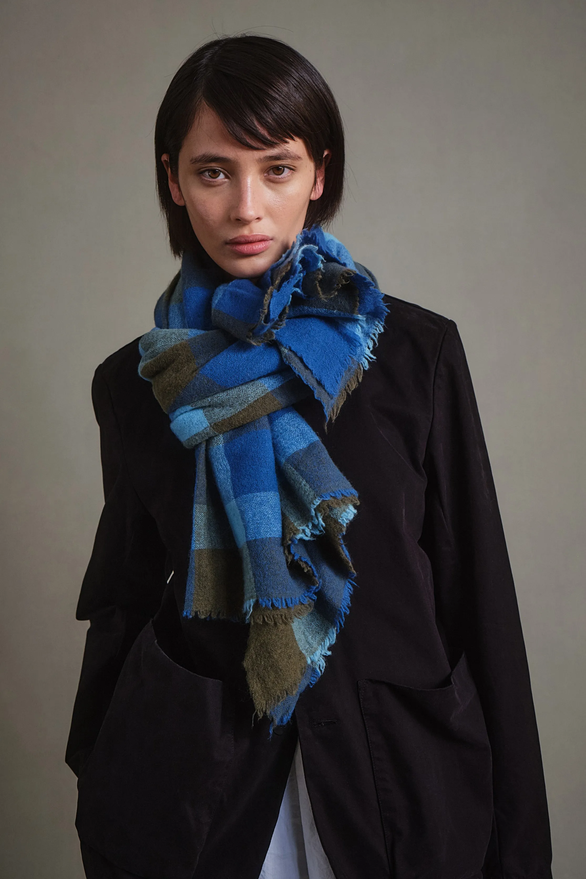 THE CROFTER SCARF / WOOL CHECK ARCTIC MOSS