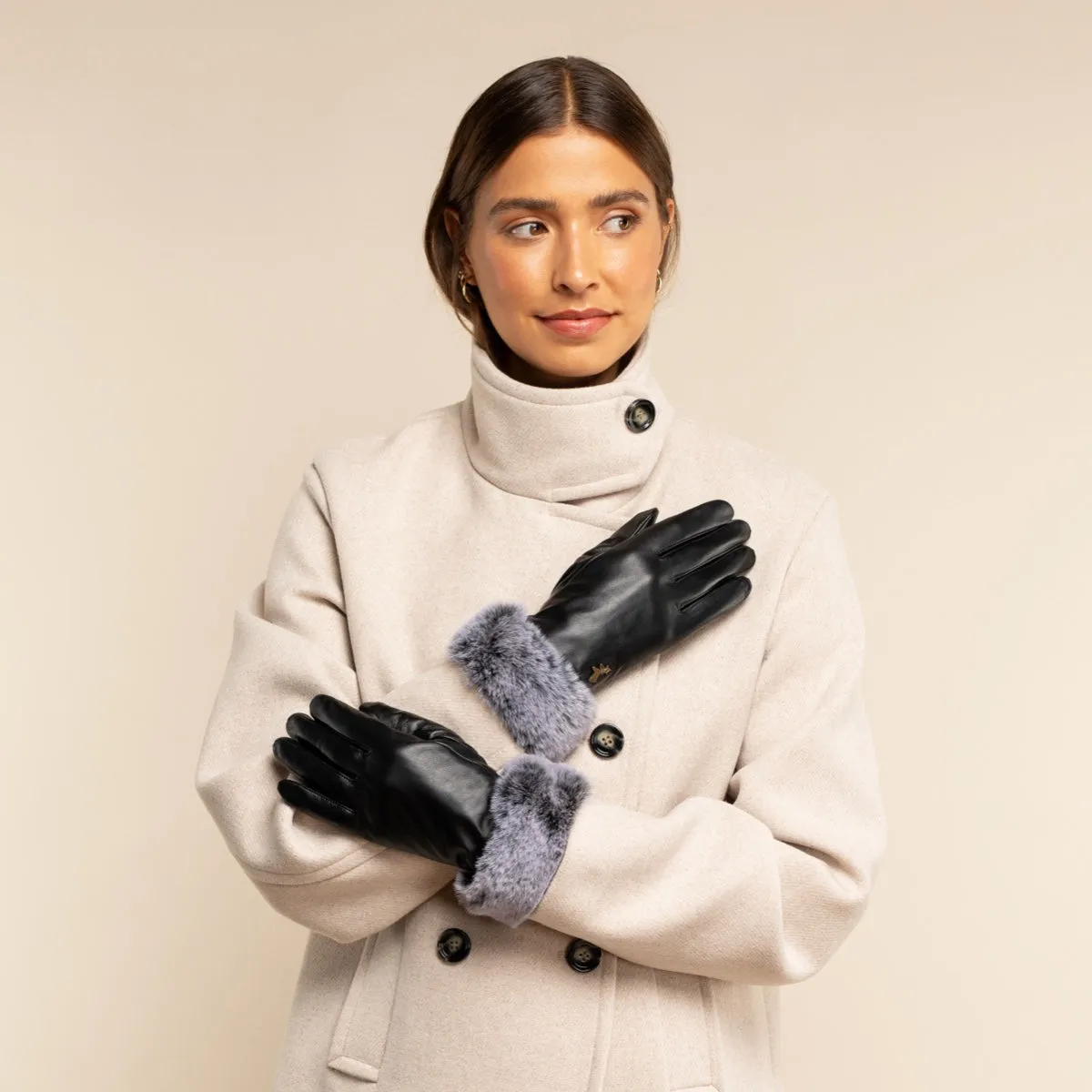 Vera – luxurious leather gloves with faux fur at the wrist and touchscreen feature