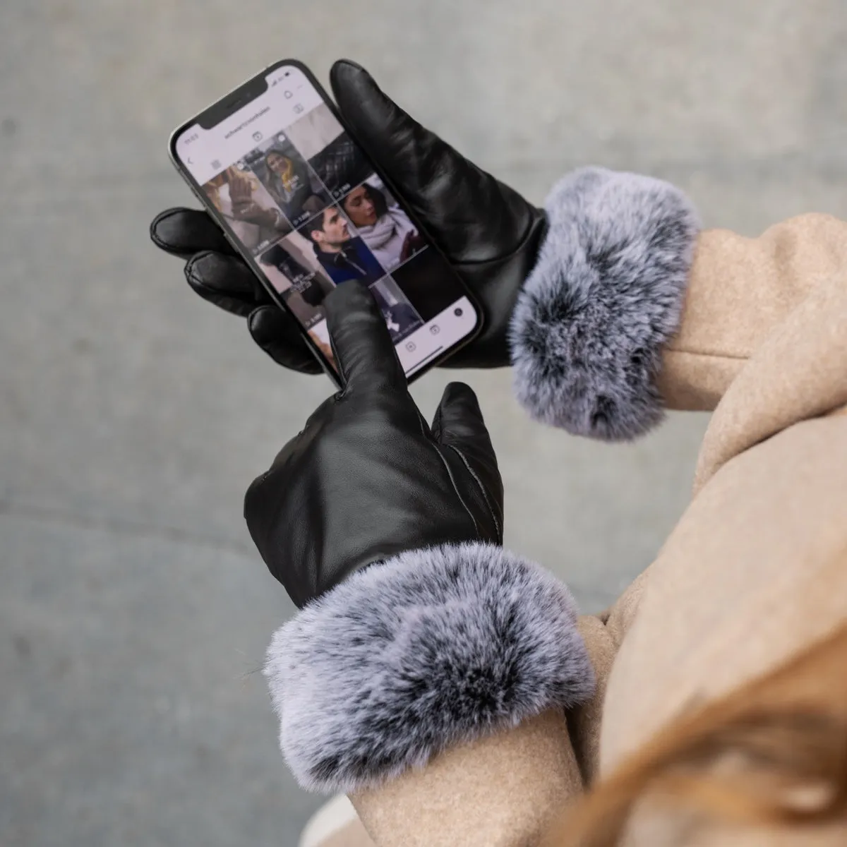 Vera – luxurious leather gloves with faux fur at the wrist and touchscreen feature