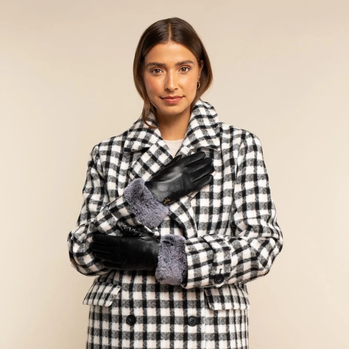 Vera – luxurious leather gloves with faux fur at the wrist and touchscreen feature