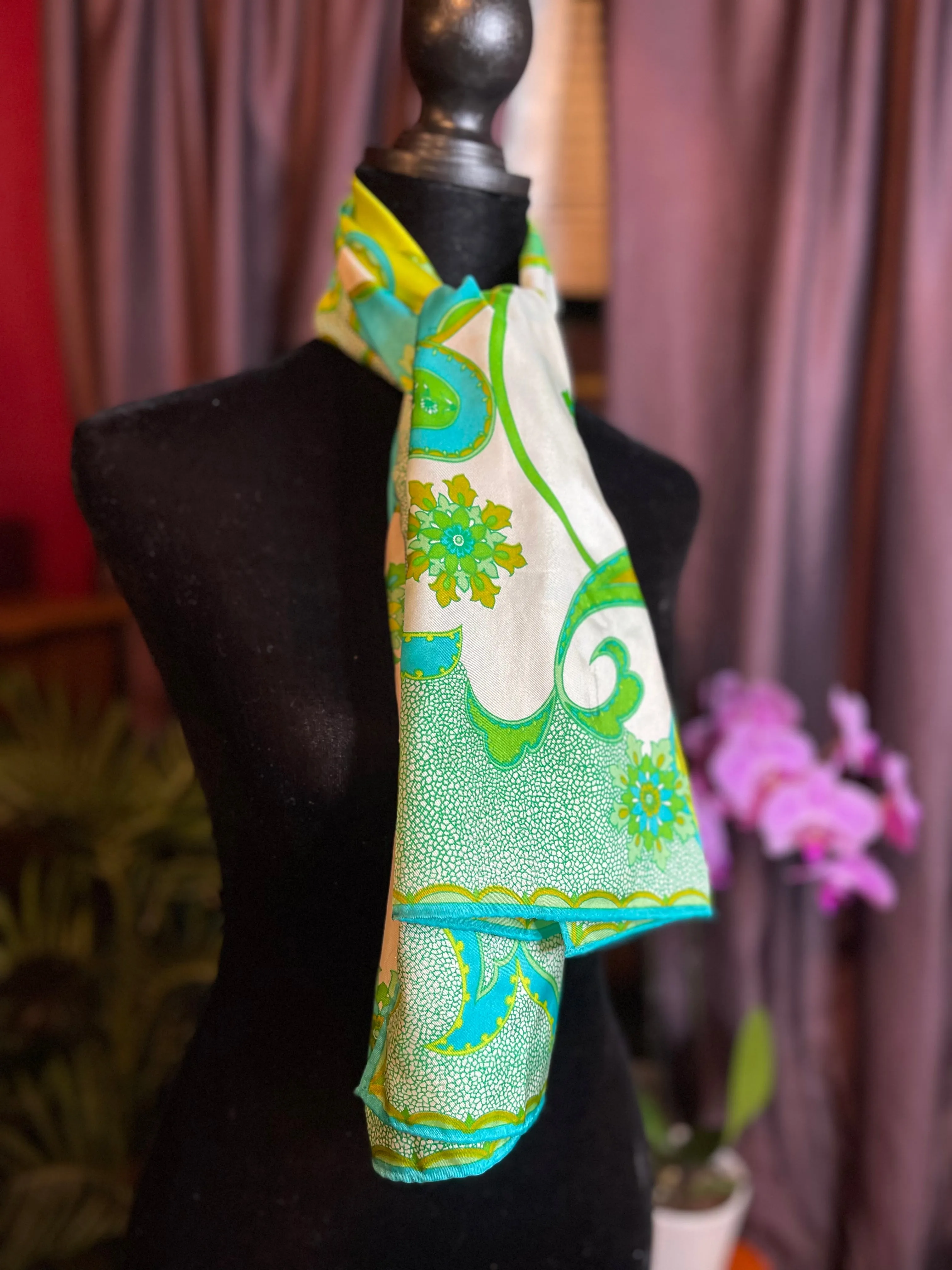 Vintage silk oblong Green/ blue paisley Scarf